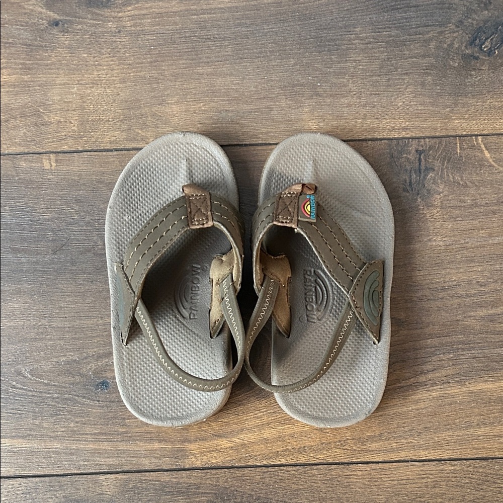 Like new Rainbow 🌈 toddler sandals size 7/8